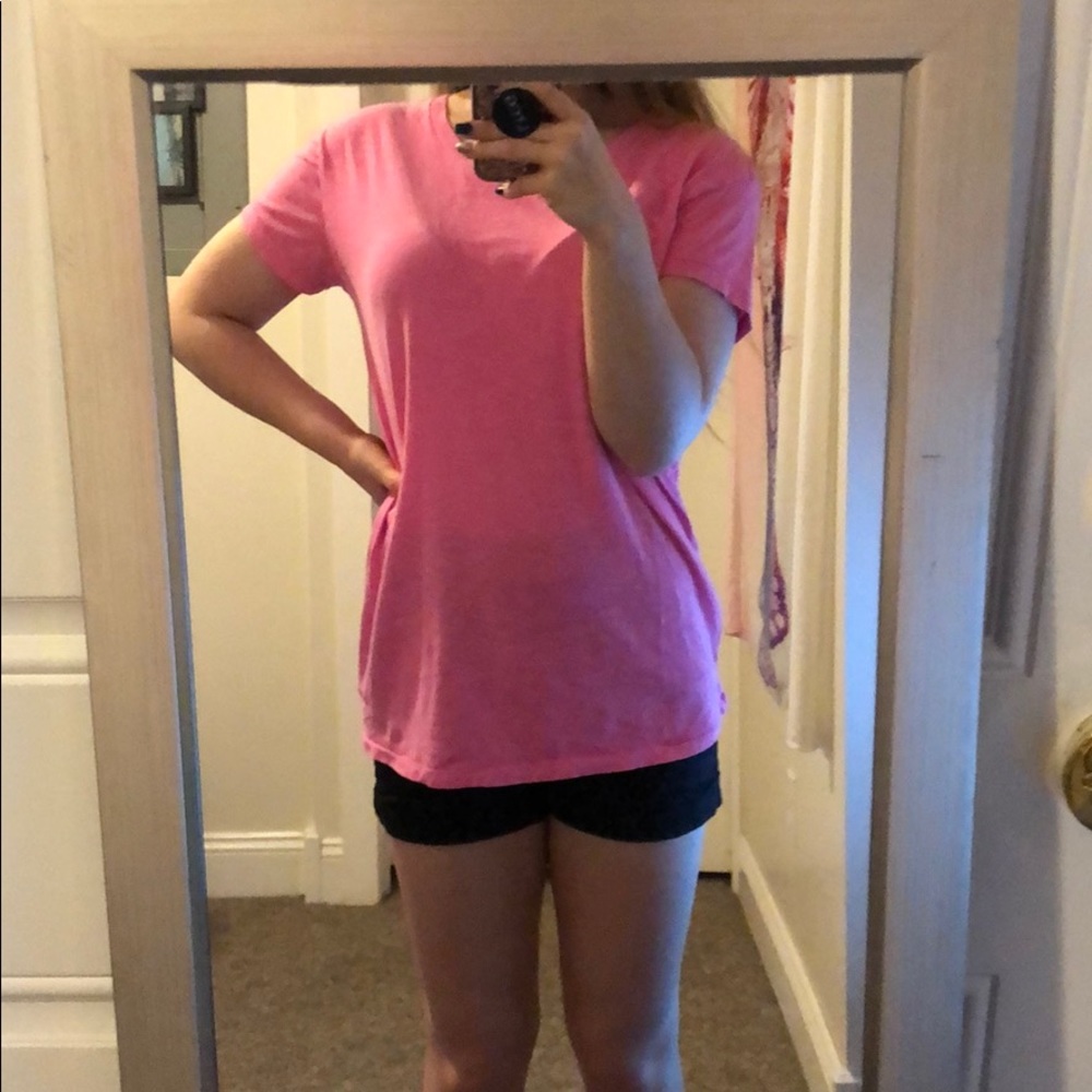 VICTORIA SECRET TEE SHIRT